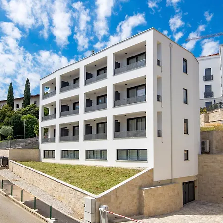 Belinda Apartments With Balcony & Private Parking Opatija Exterior photo