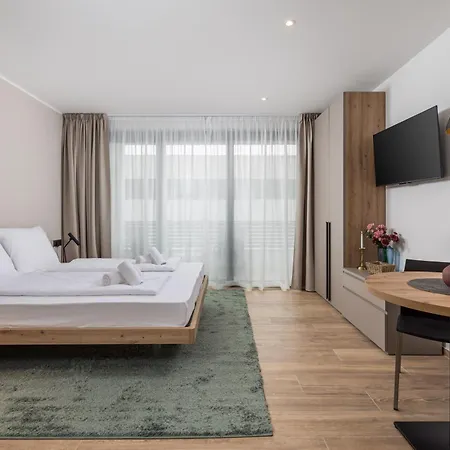 Belinda Apartments With Balcony & Private Parking Opatija Exterior photo