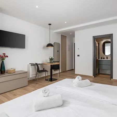 Belinda Apartments With Balcony & Private Parking Opatija Exterior photo