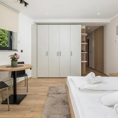 Belinda Apartments With Balcony & Private Parking Opatija Exterior photo