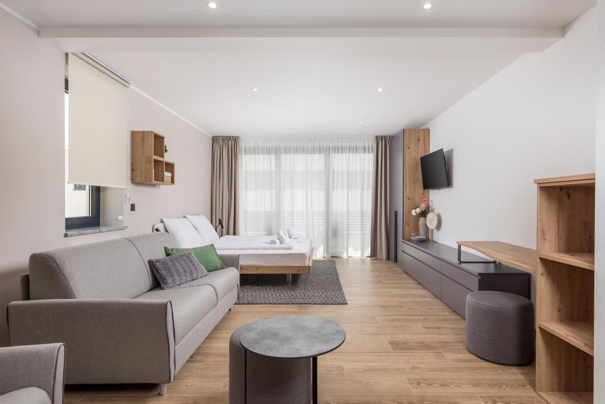 Apartment Belinda With Balcony & Private Parking *