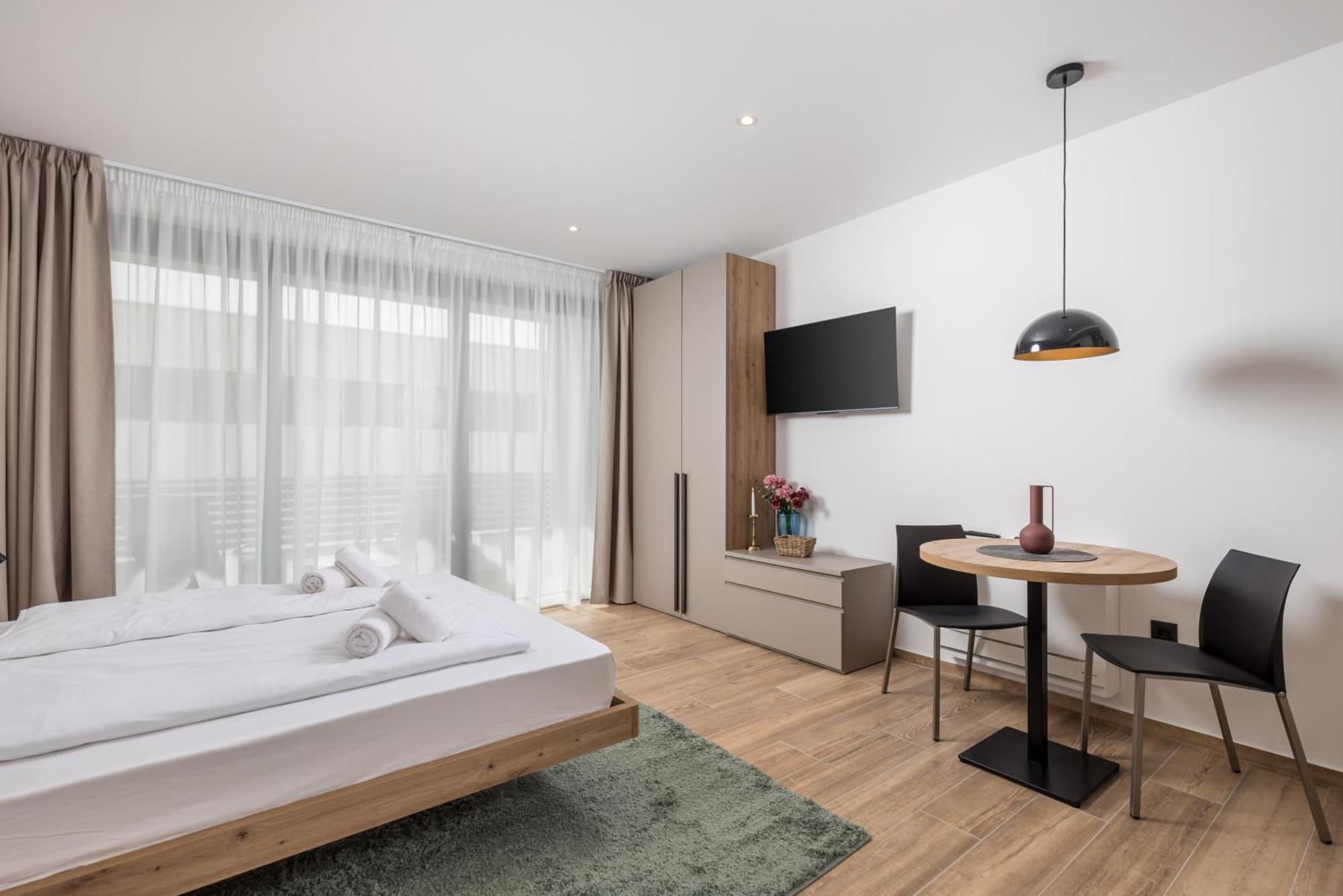 Belinda With Balcony & Private Parking Apartment Opatija