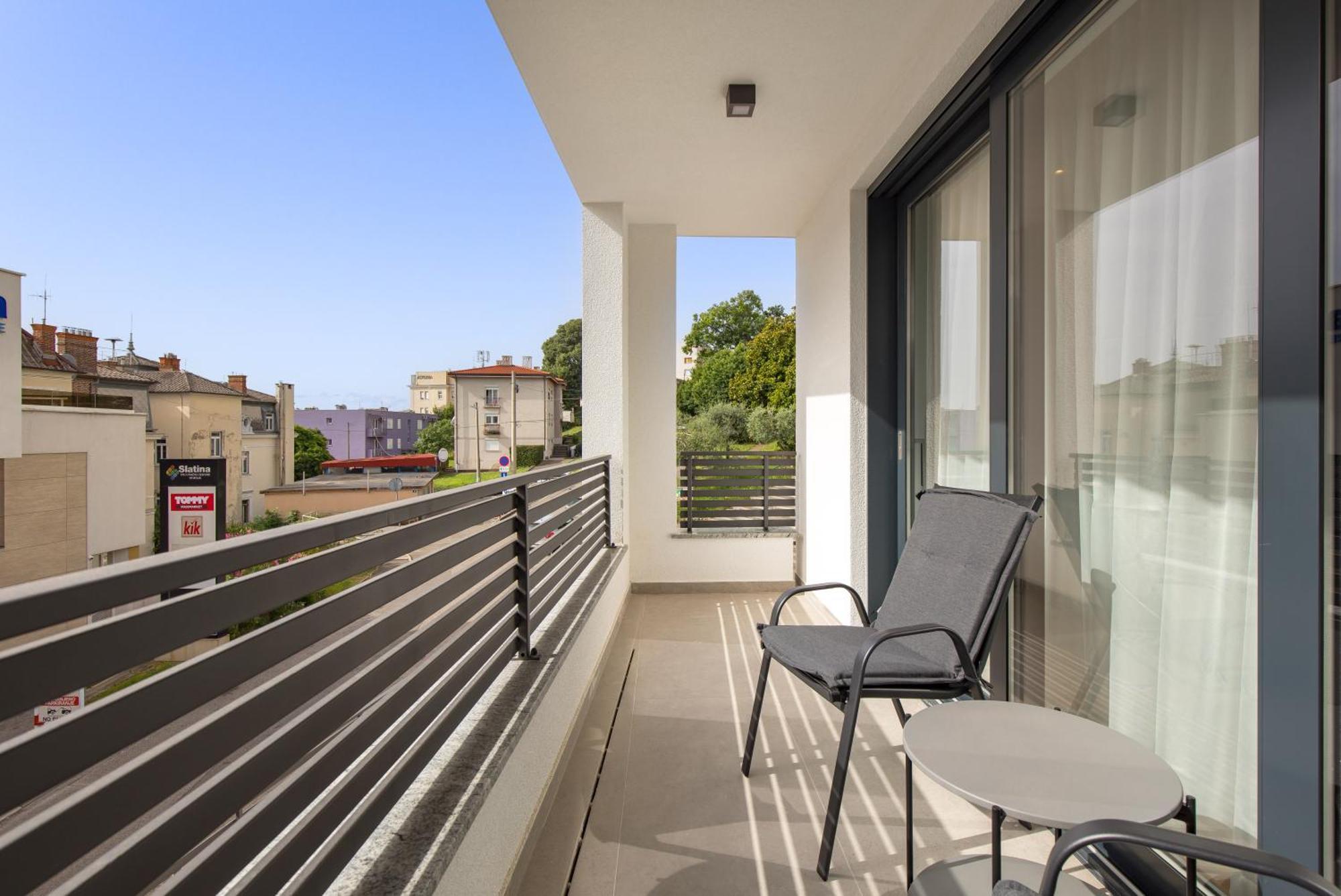 Belinda With Balcony & Private Parking Apartment Opatija