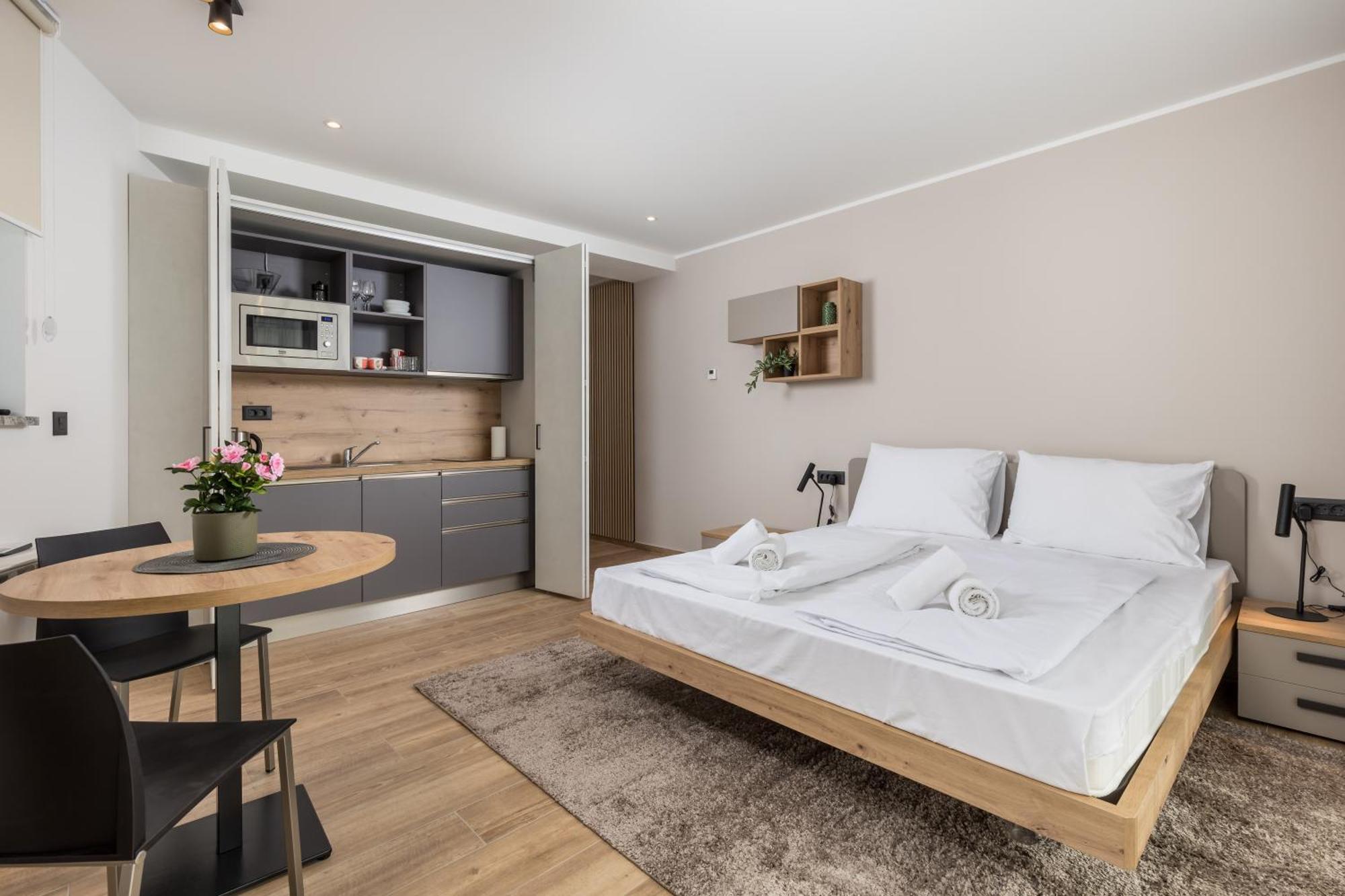 Apartment Belinda With Balcony & Private Parking *