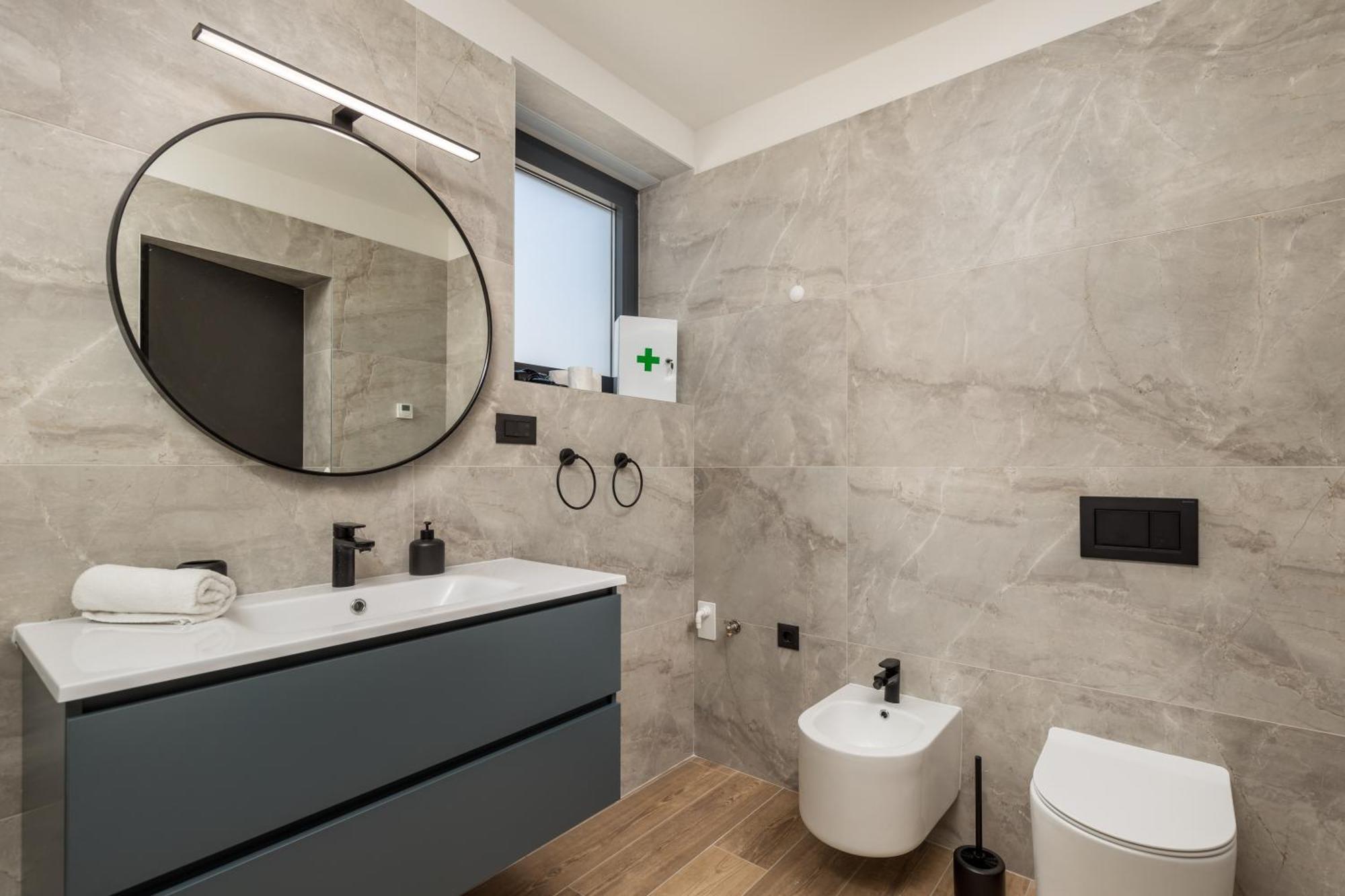 Apartment Belinda With Balcony & Private Parking *