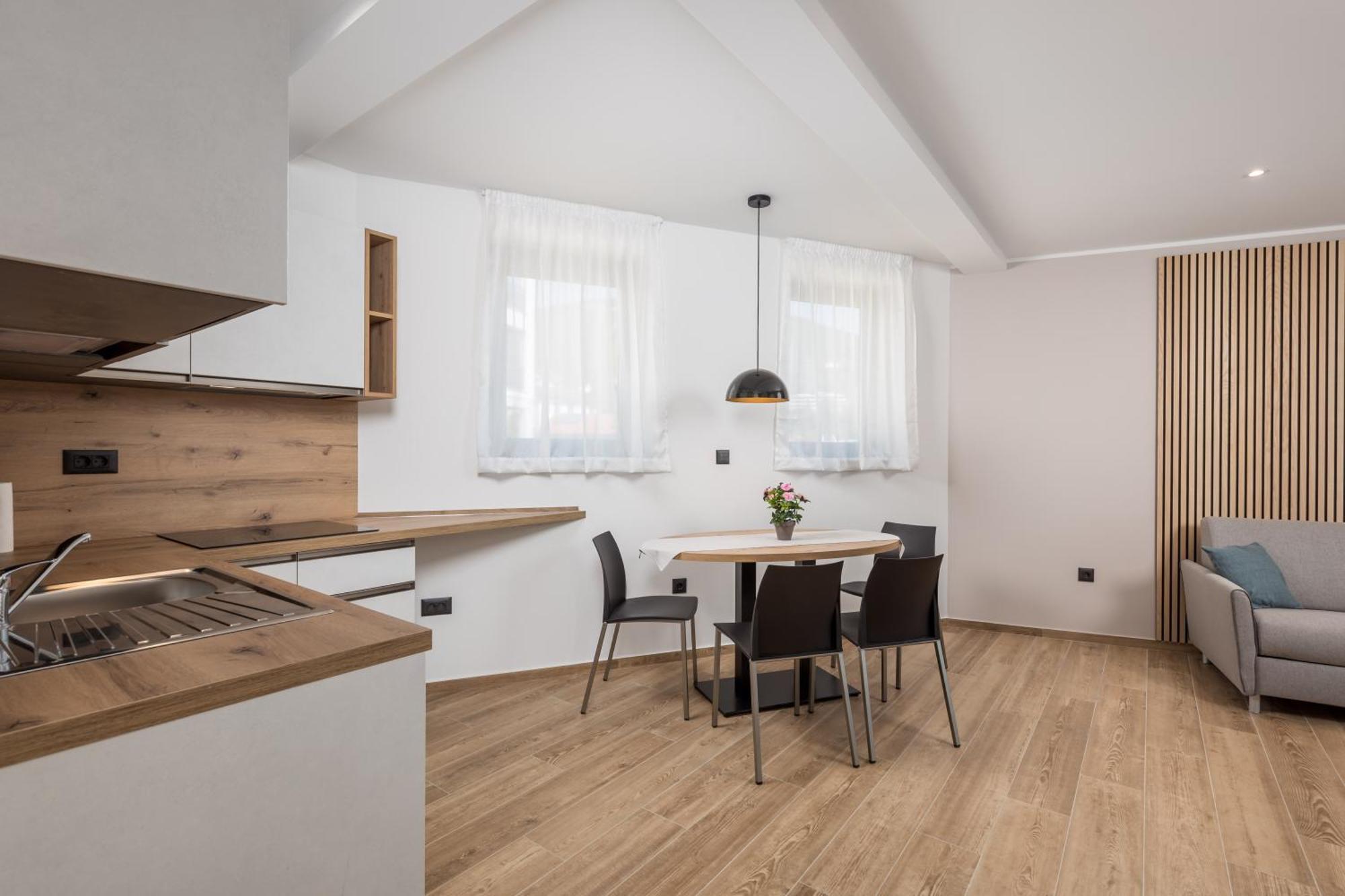 Belinda With Balcony & Private Parking Opatija