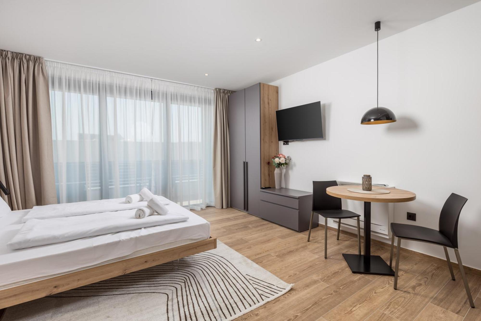 Apartment Belinda With Balcony & Private Parking