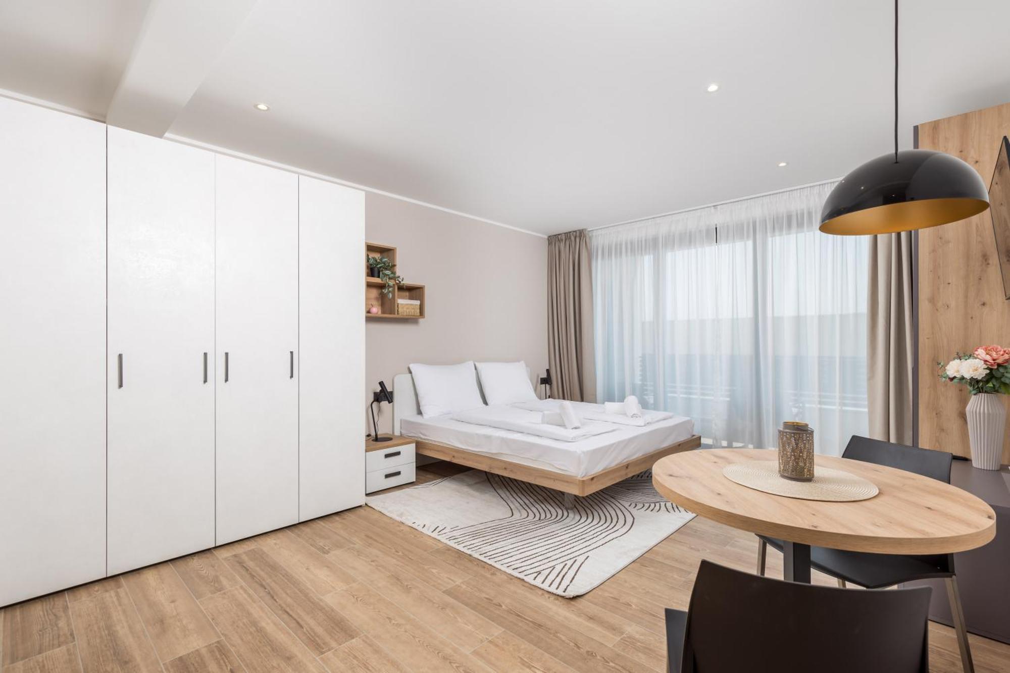 Apartment Belinda With Balcony & Private Parking