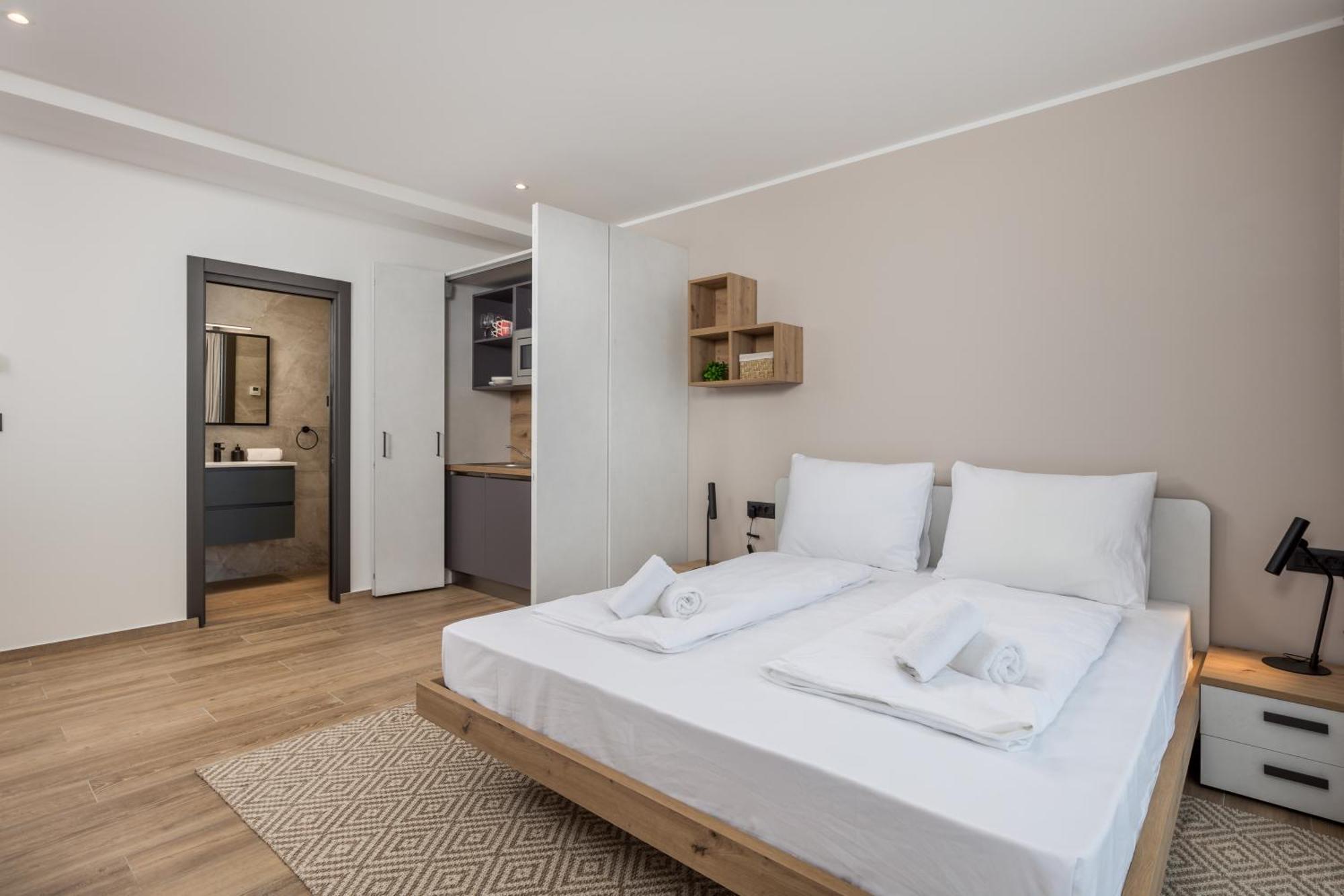 Apartment Belinda With Balcony & Private Parking *