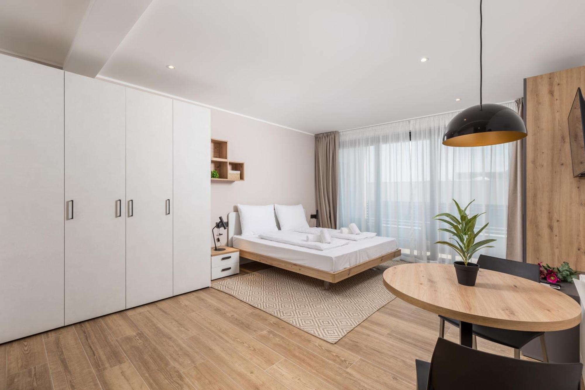 Apartment Belinda With Balcony & Private Parking